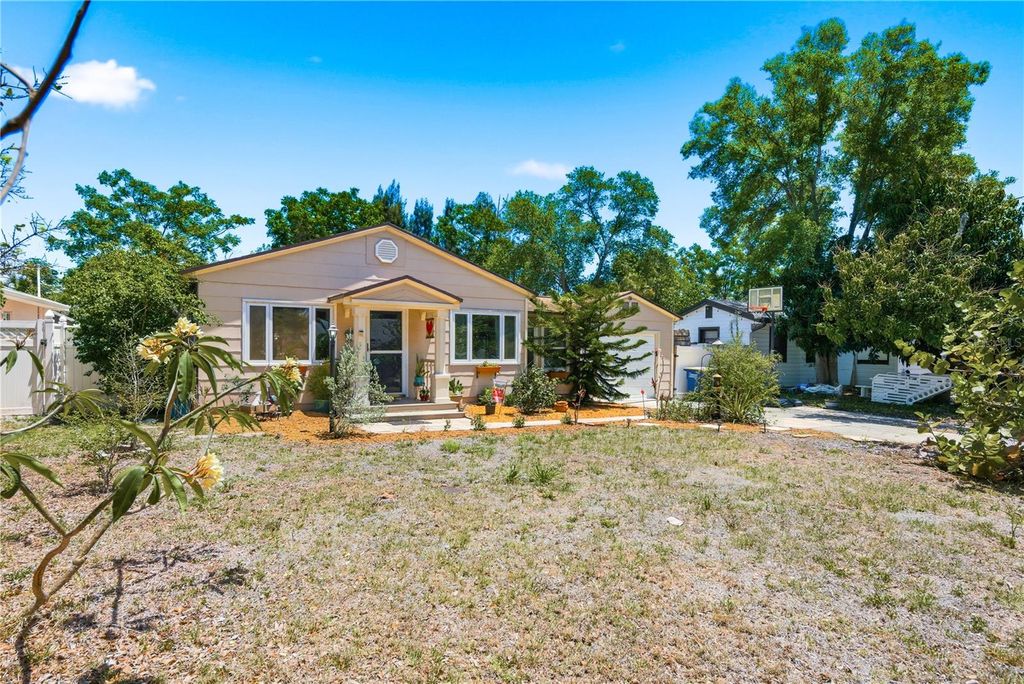 Photo of 701 S Crest Avenue, Clearwater, FL 33756 (MLS # TB8501793)