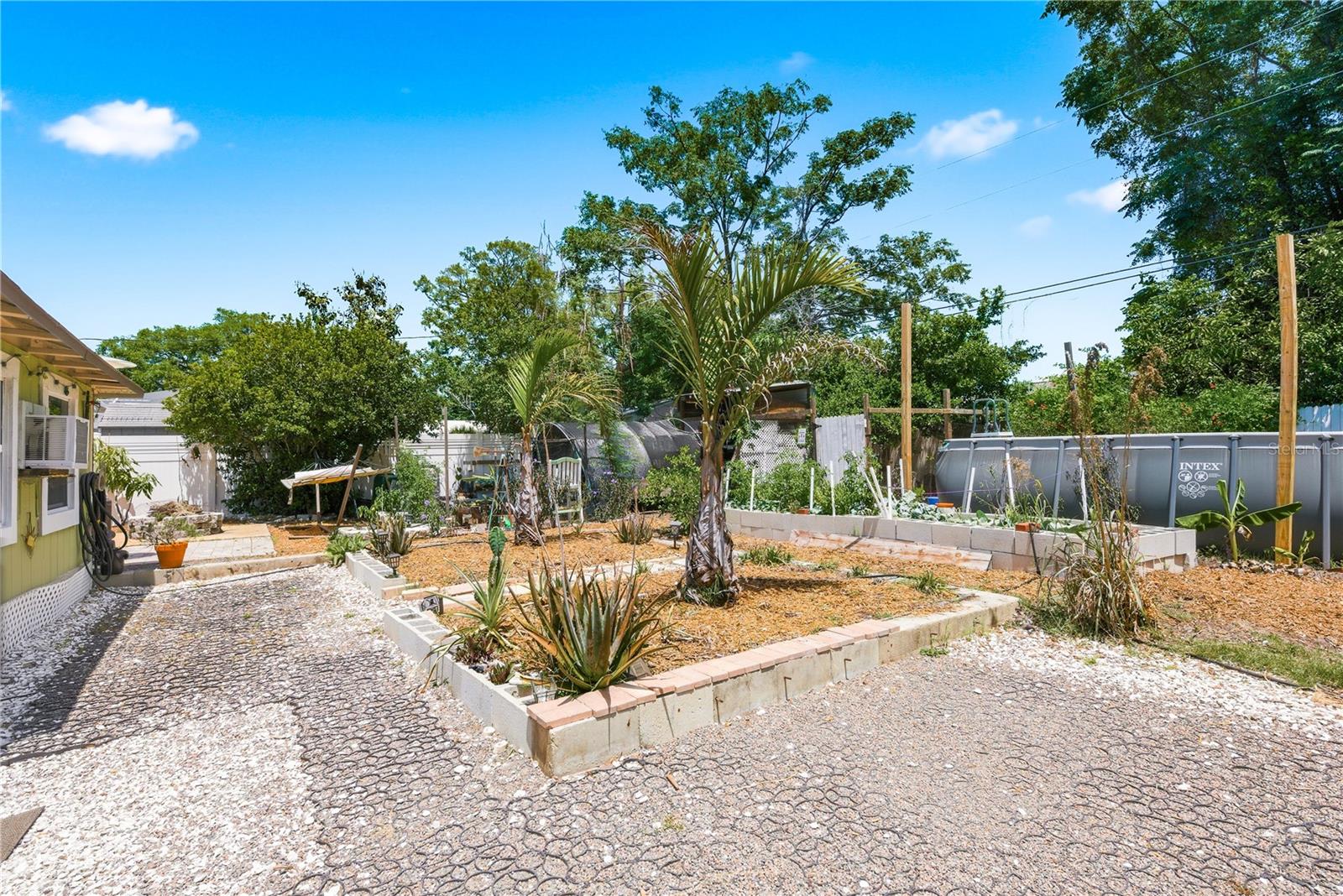 BOULEVARD PINES - Residential