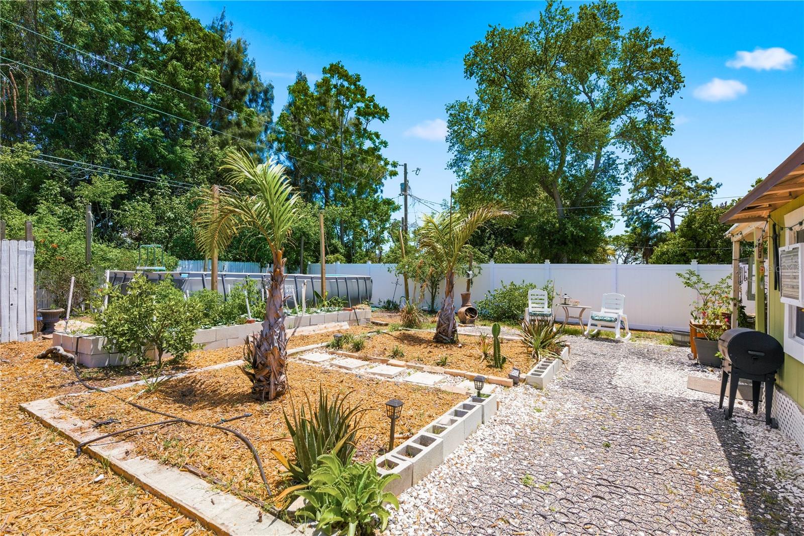 BOULEVARD PINES - Residential