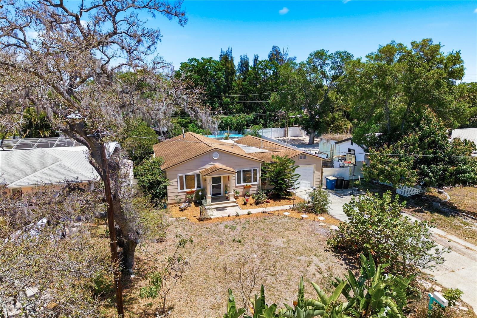 BOULEVARD PINES - Residential