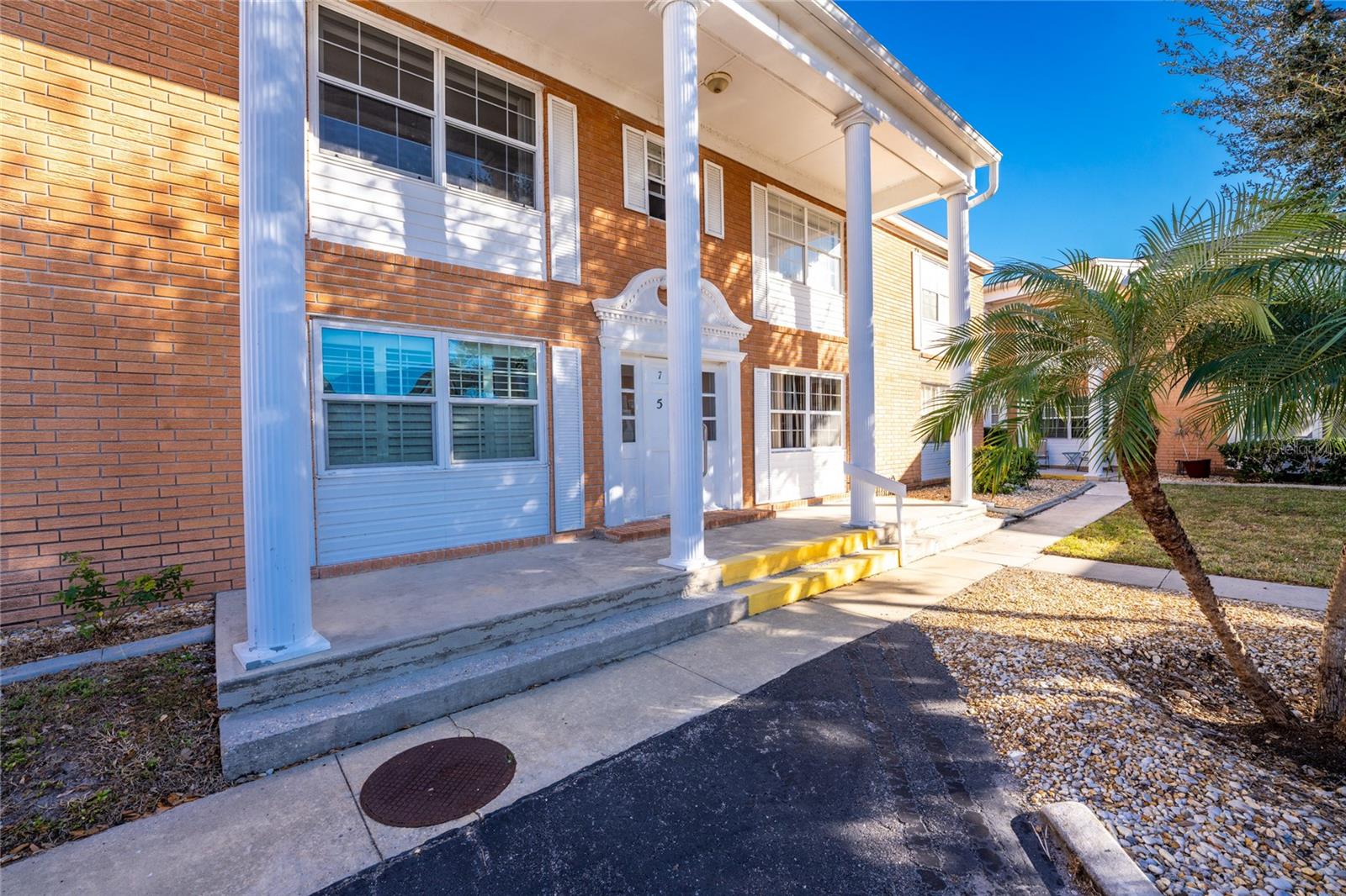 4158 TAMIAMI TRAIL H5