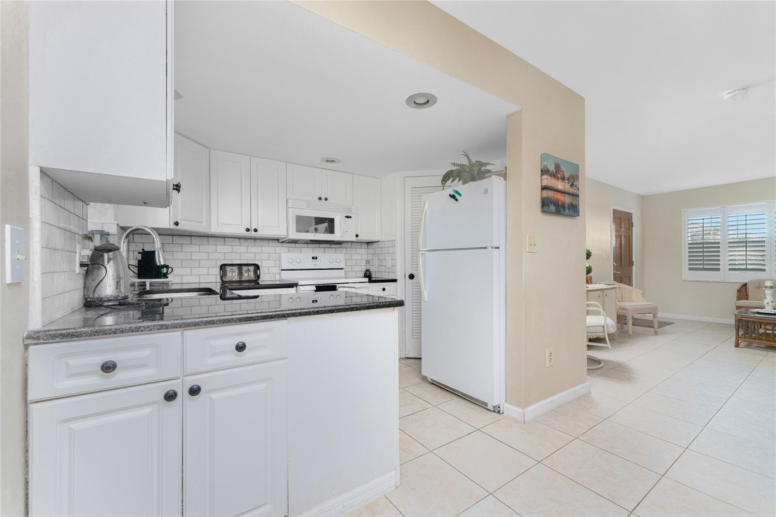 MARIA MANOR - Residential