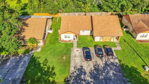 A home in LAKELAND