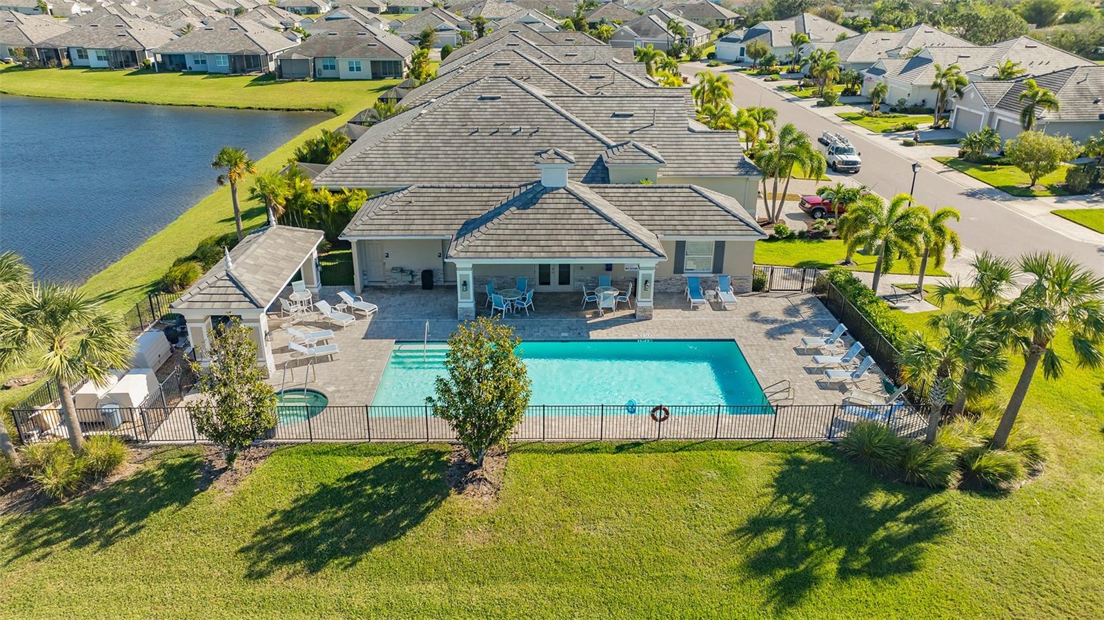 UNIVERSITY VILLAGE - Residential