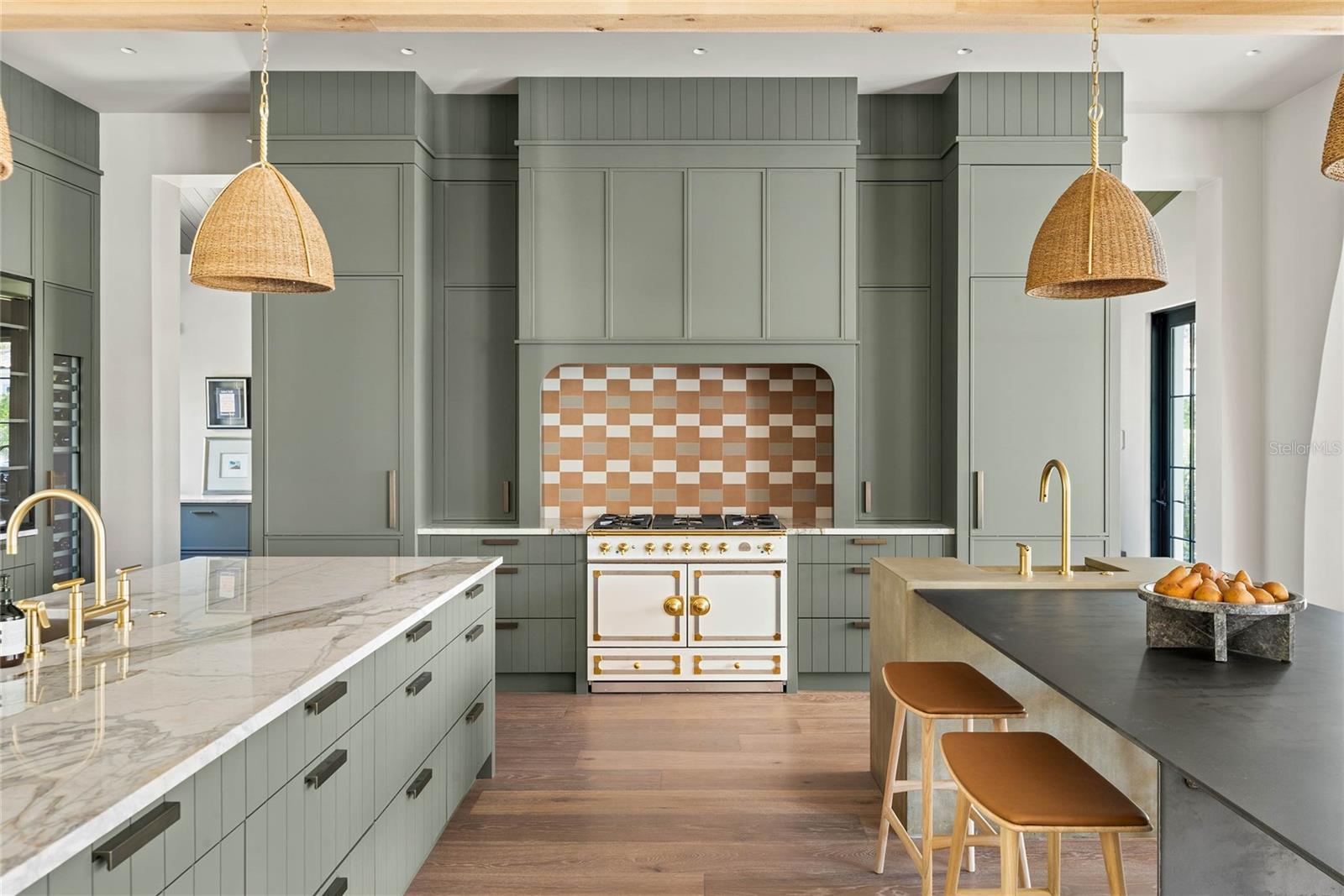 SYLVAN LAKE SHORES - Residential