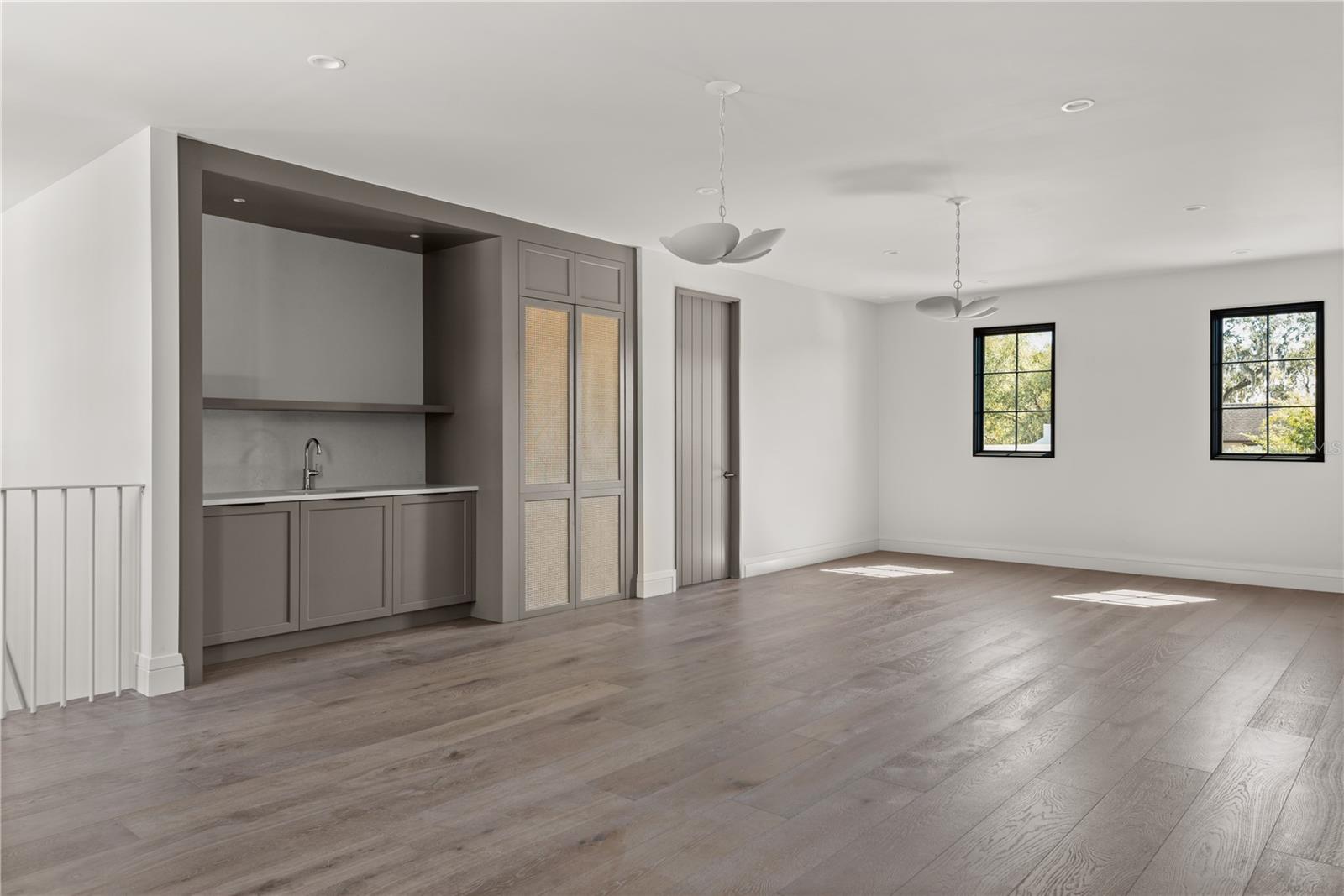 SYLVAN LAKE SHORES - Residential