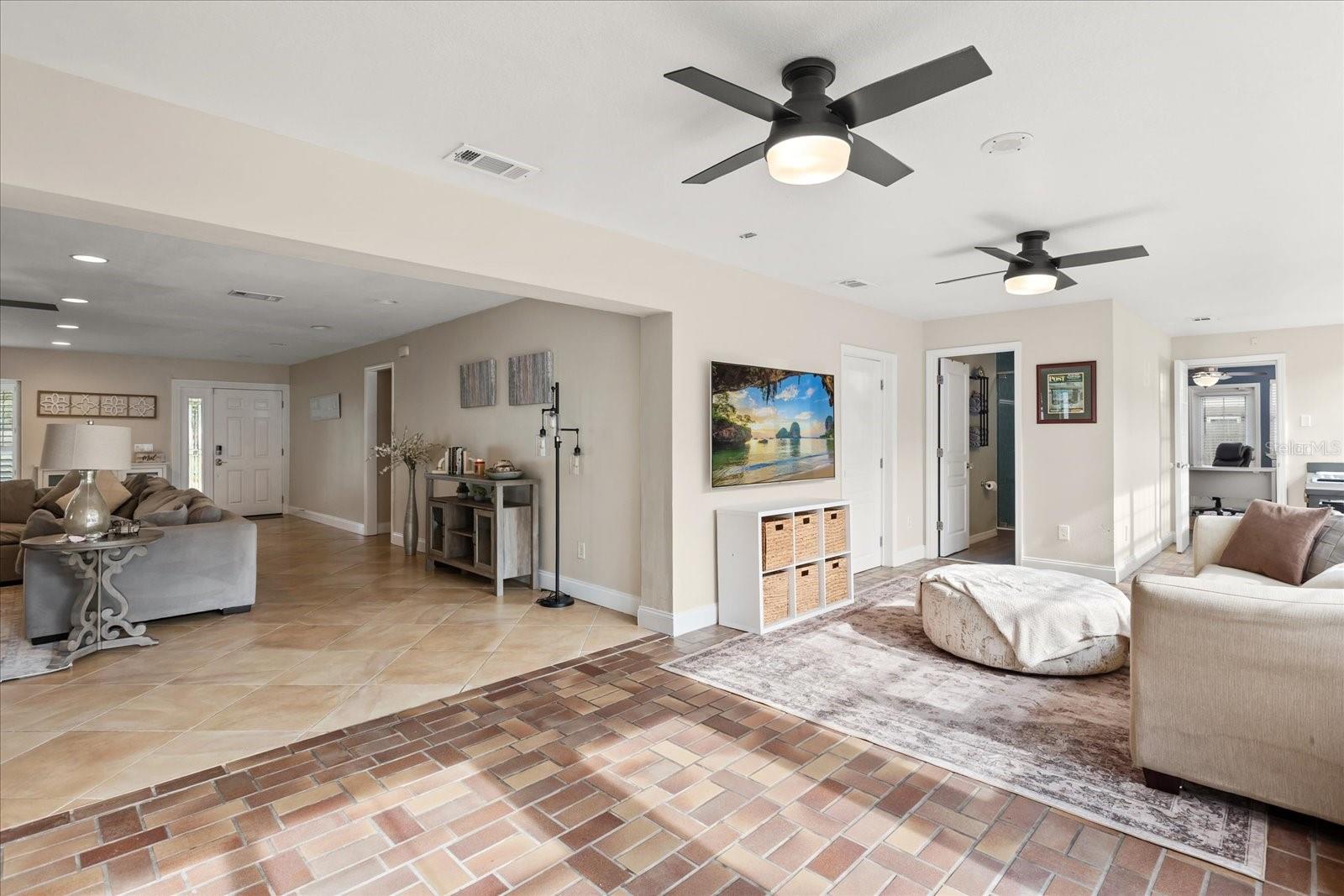 MAITLAND GROVE UNIT 1 - Residential