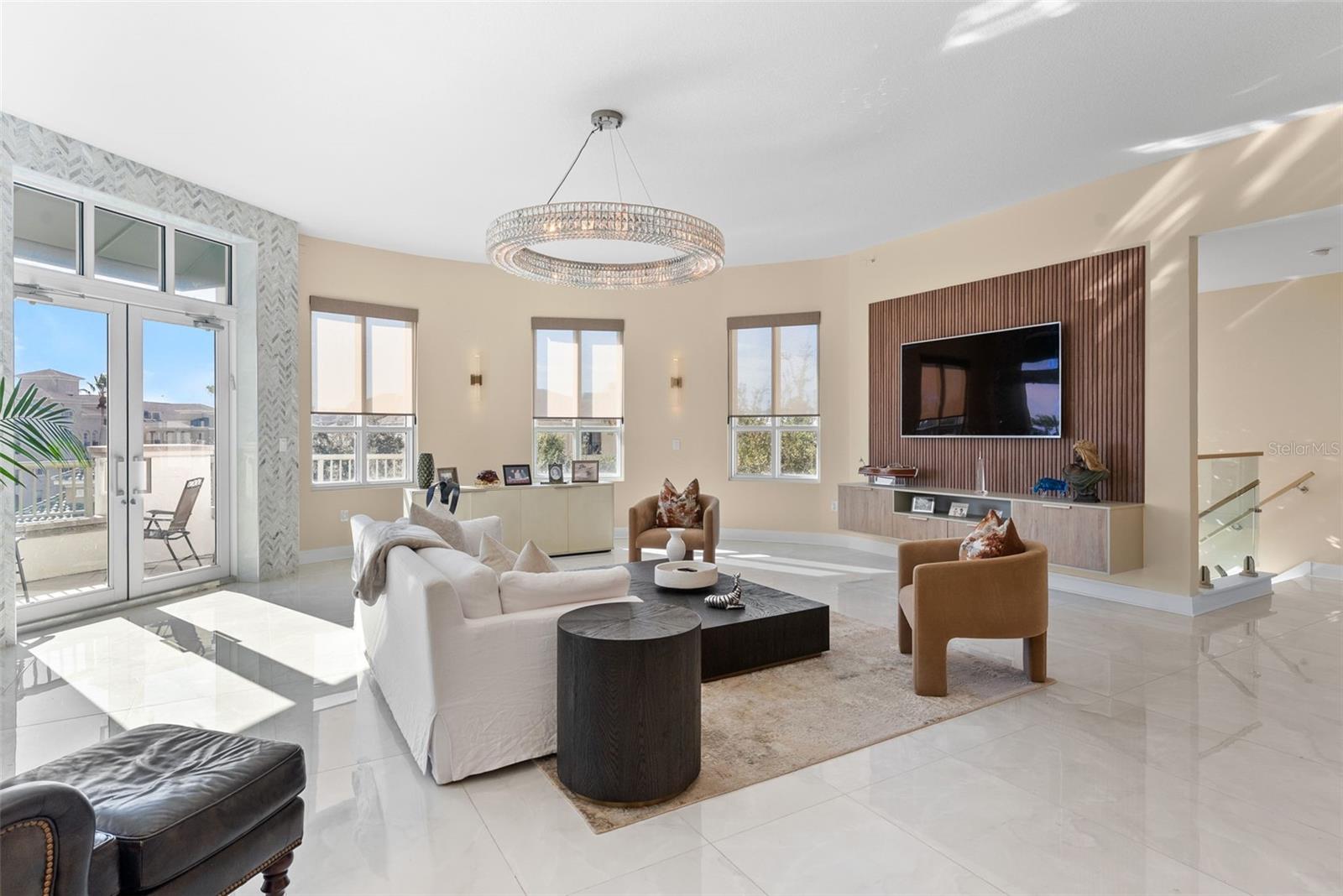 THE PLAZA HARBOUR ISLAND A CON - Residential Lease