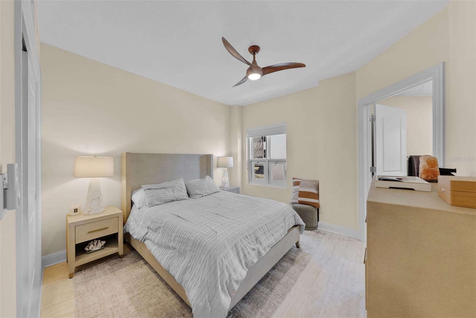 THE PLAZA HARBOUR ISLAND A CON - Residential Lease