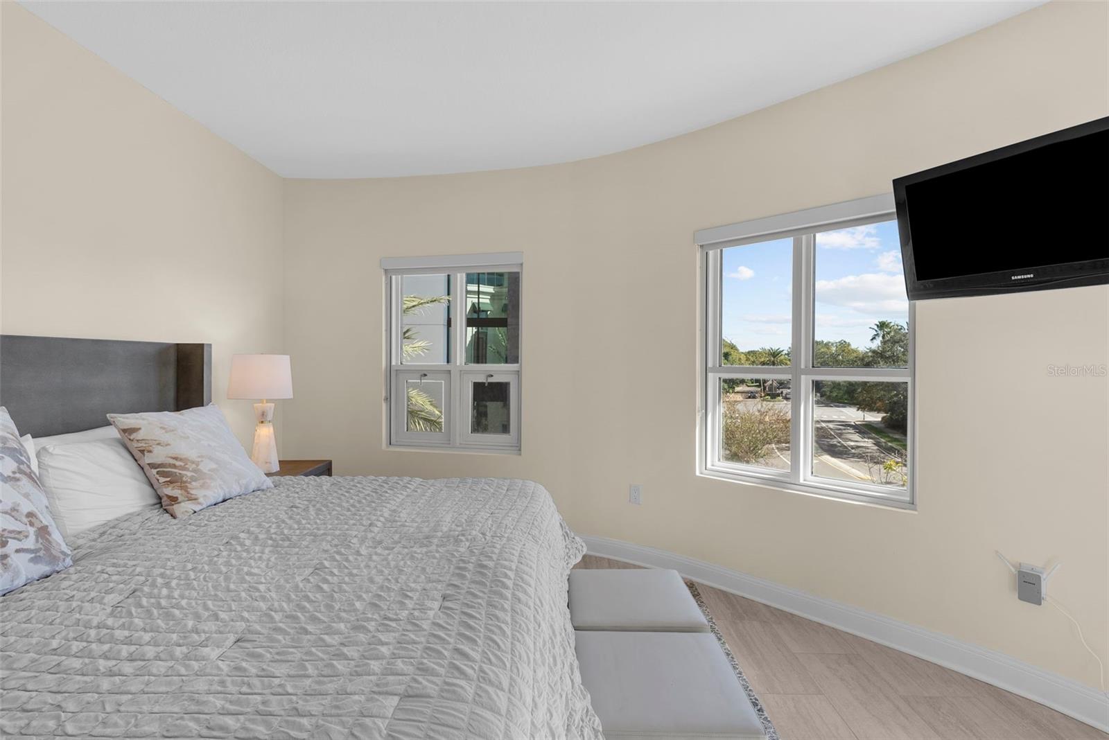 THE PLAZA HARBOUR ISLAND A CON - Residential Lease