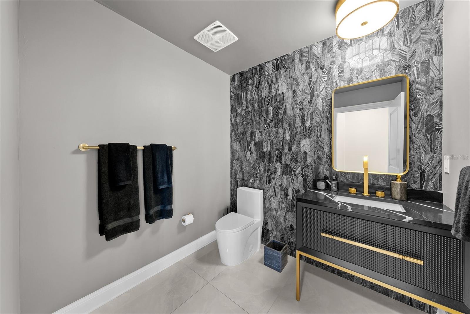 THE PLAZA HARBOUR ISLAND A CON - Residential Lease