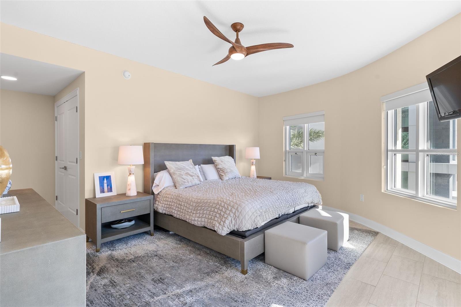 THE PLAZA HARBOUR ISLAND A CON - Residential Lease