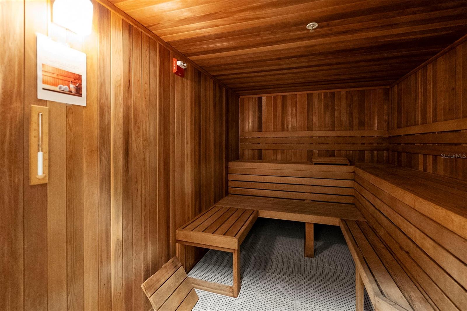 THE PLAZA HARBOUR ISLAND A CON - Residential Lease