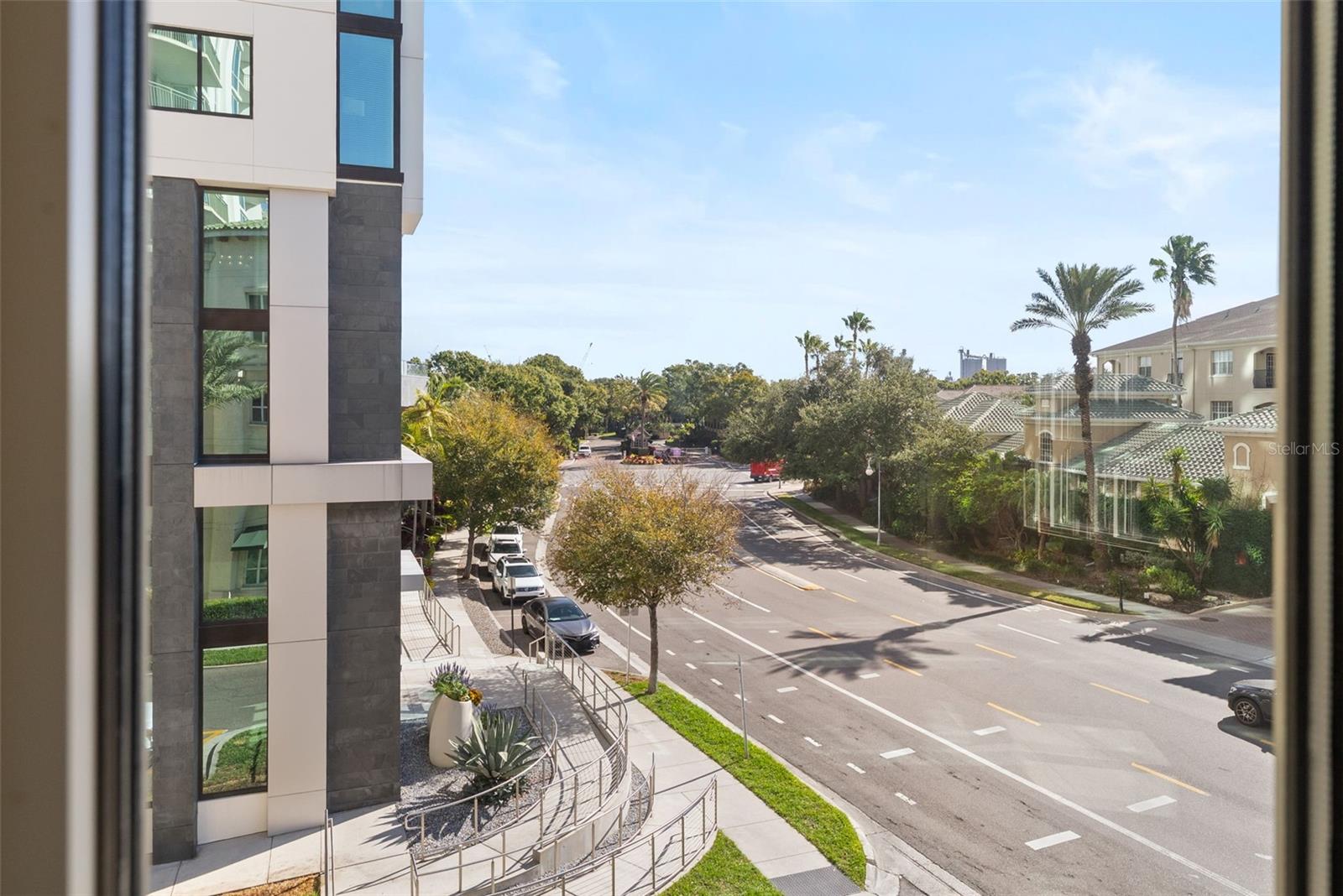 THE PLAZA HARBOUR ISLAND A CON - Residential Lease