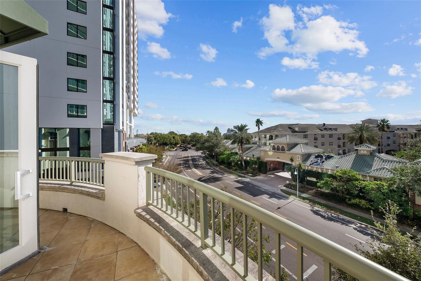 THE PLAZA HARBOUR ISLAND A CON - Residential Lease