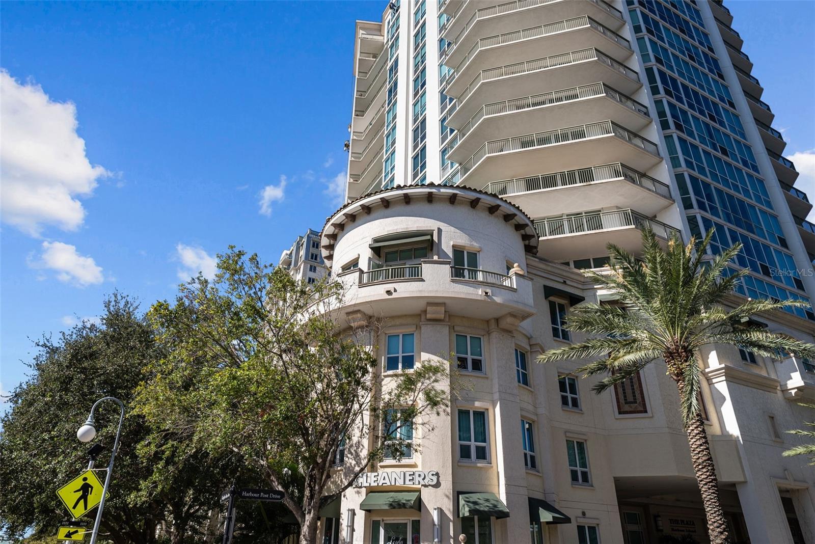 THE PLAZA HARBOUR ISLAND A CON - Residential Lease