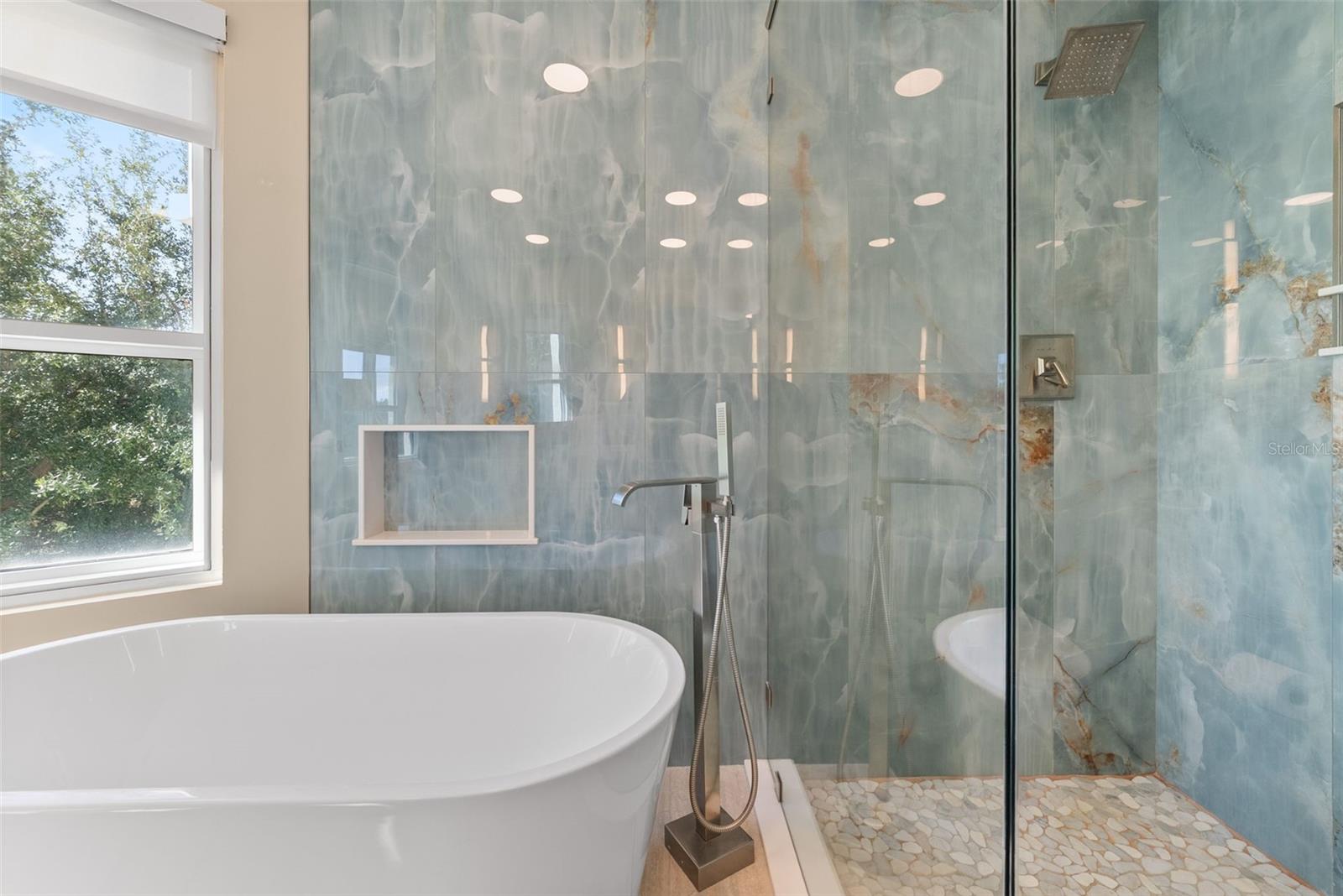 THE PLAZA HARBOUR ISLAND A CON - Residential Lease