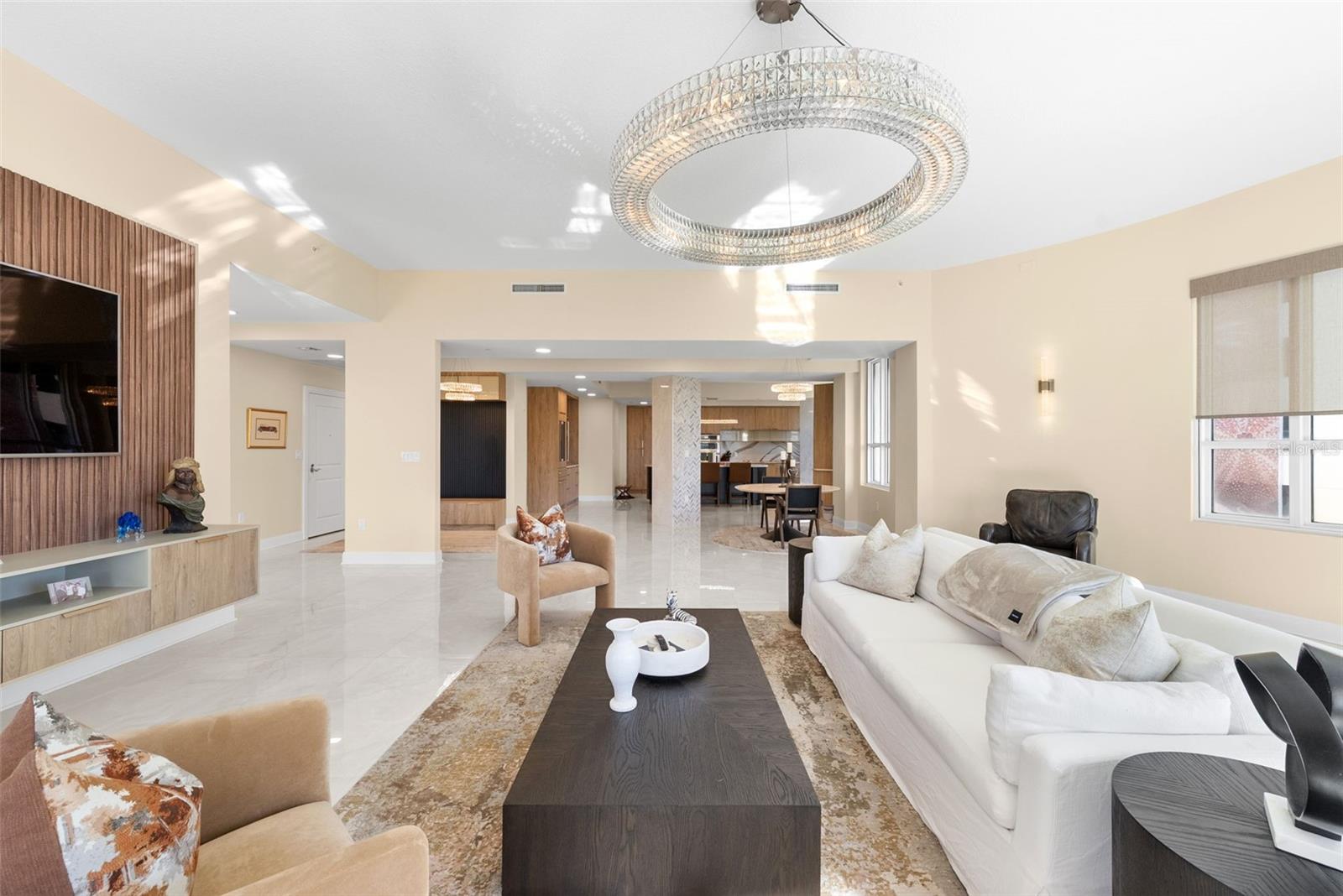 THE PLAZA HARBOUR ISLAND A CON - Residential Lease