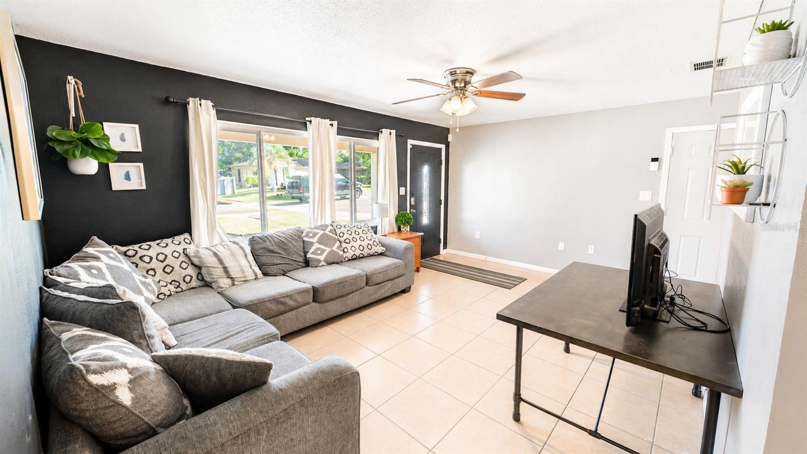 SILVER SPGS SHORES UN 01 - Residential