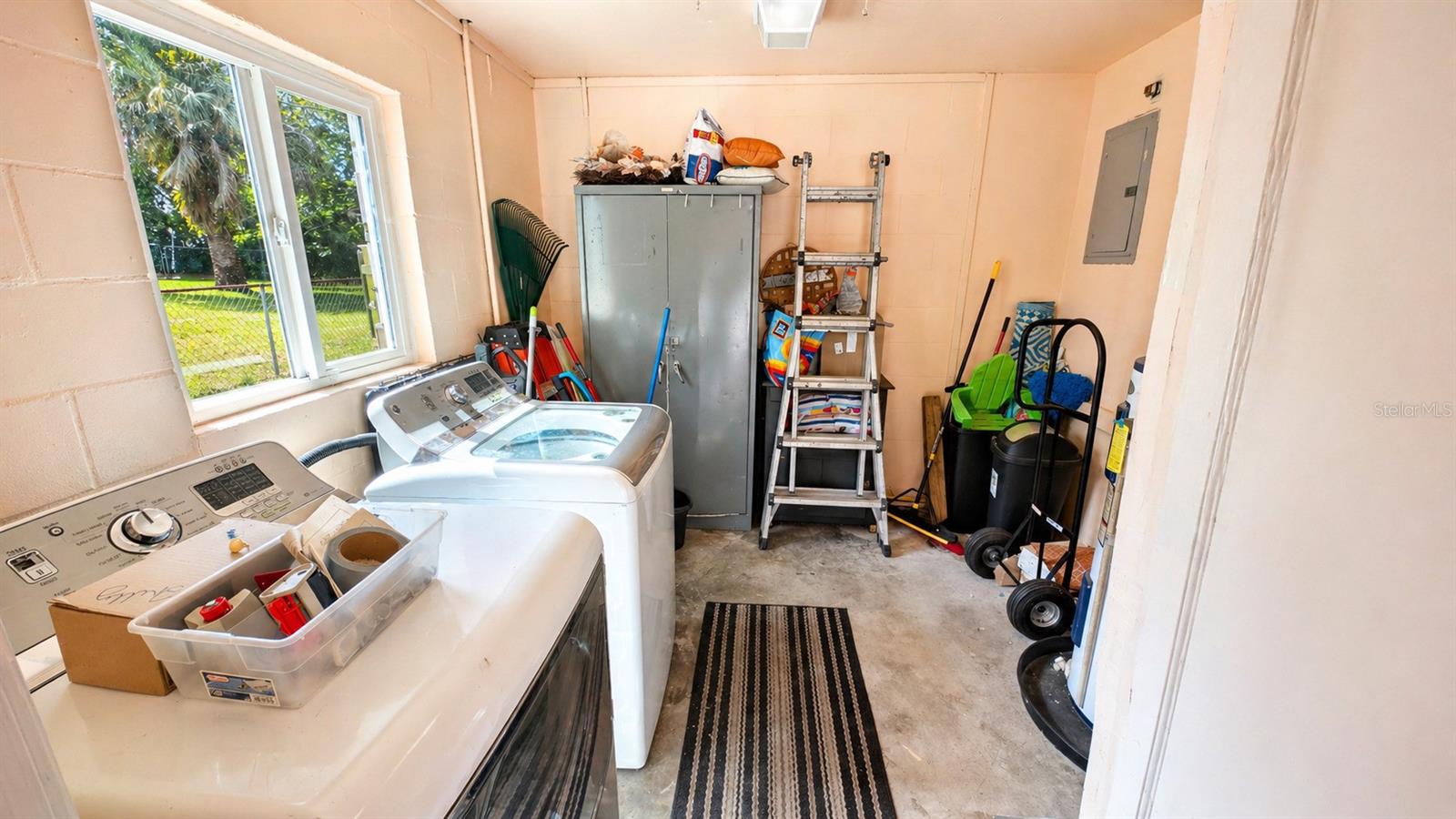 SILVER SPGS SHORES UN 01 - Residential