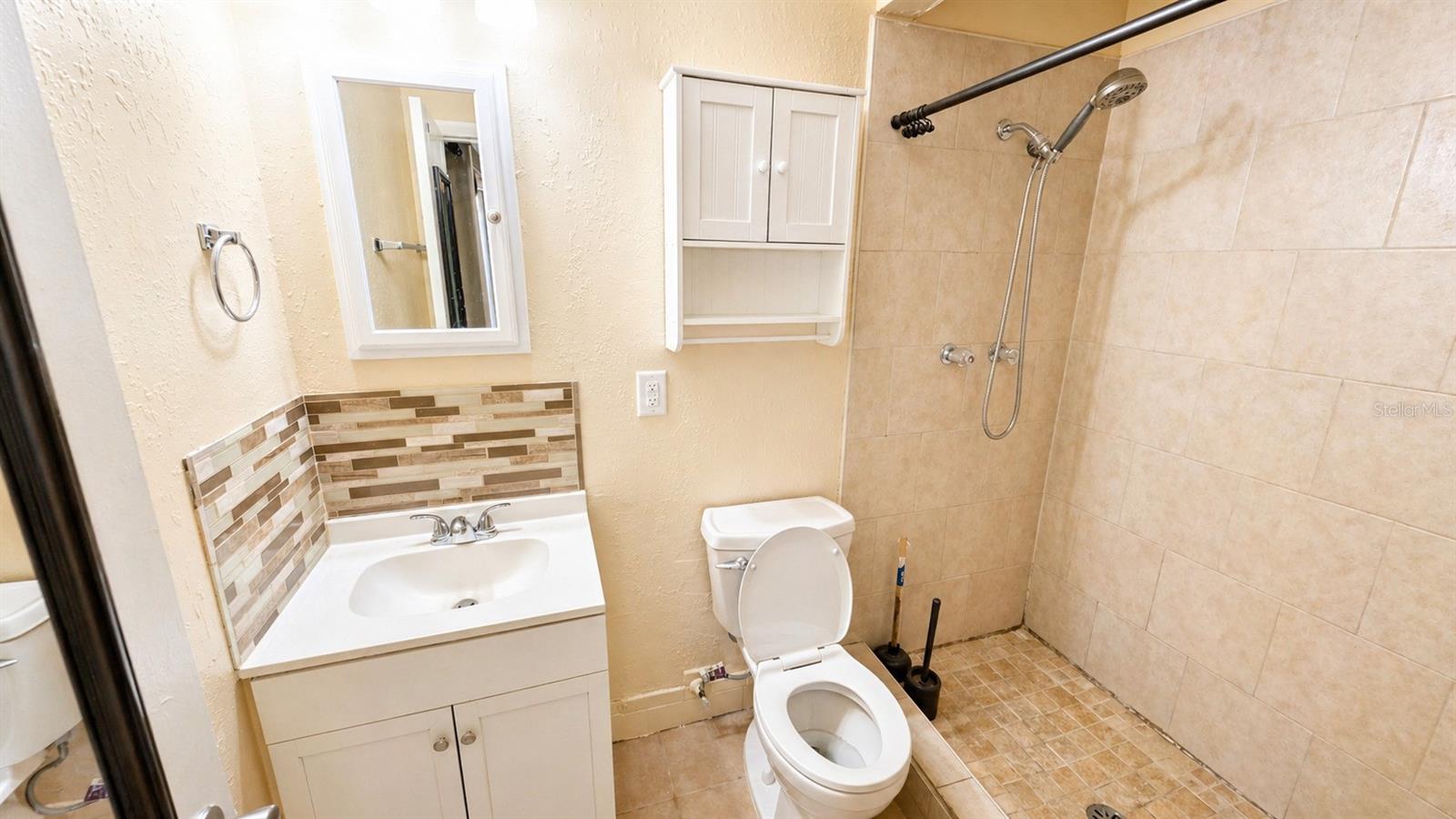 SILVER SPGS SHORES UN 01 - Residential