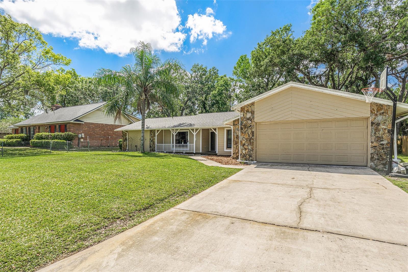 823 SCENIC HEIGHTS DRIVE