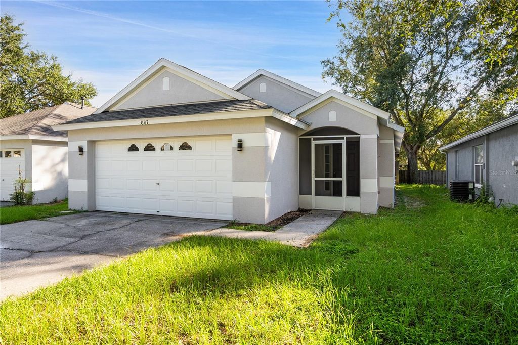 Photo of 807 Cape Cod Circle, Valrico, FL 33594 (MLS # TB8416530)