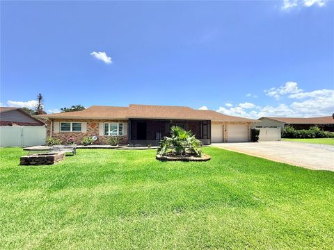 Tiny photo for 209 W Delaware Street, Tavares, FL 32778 (MLS # G5114162)