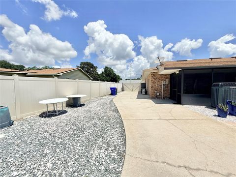 Tiny photo for 209 W Delaware Street, Tavares, FL 32778 (MLS # G5114162)