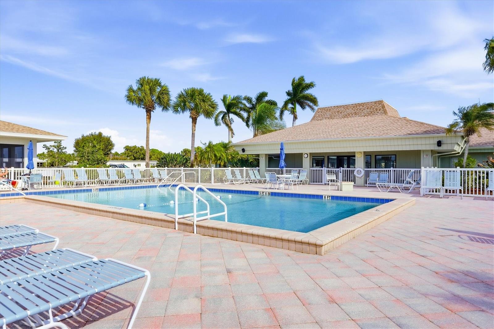 LA CASA MHP CO-OP - Residential