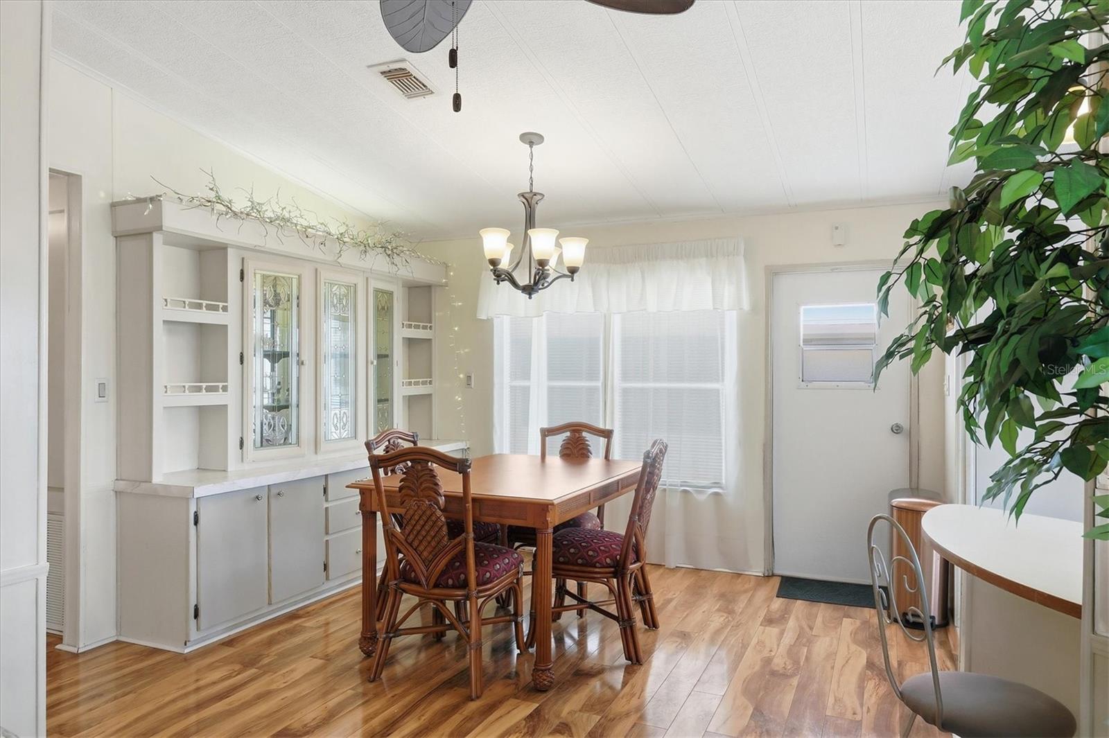 LA CASA MHP CO-OP - Residential