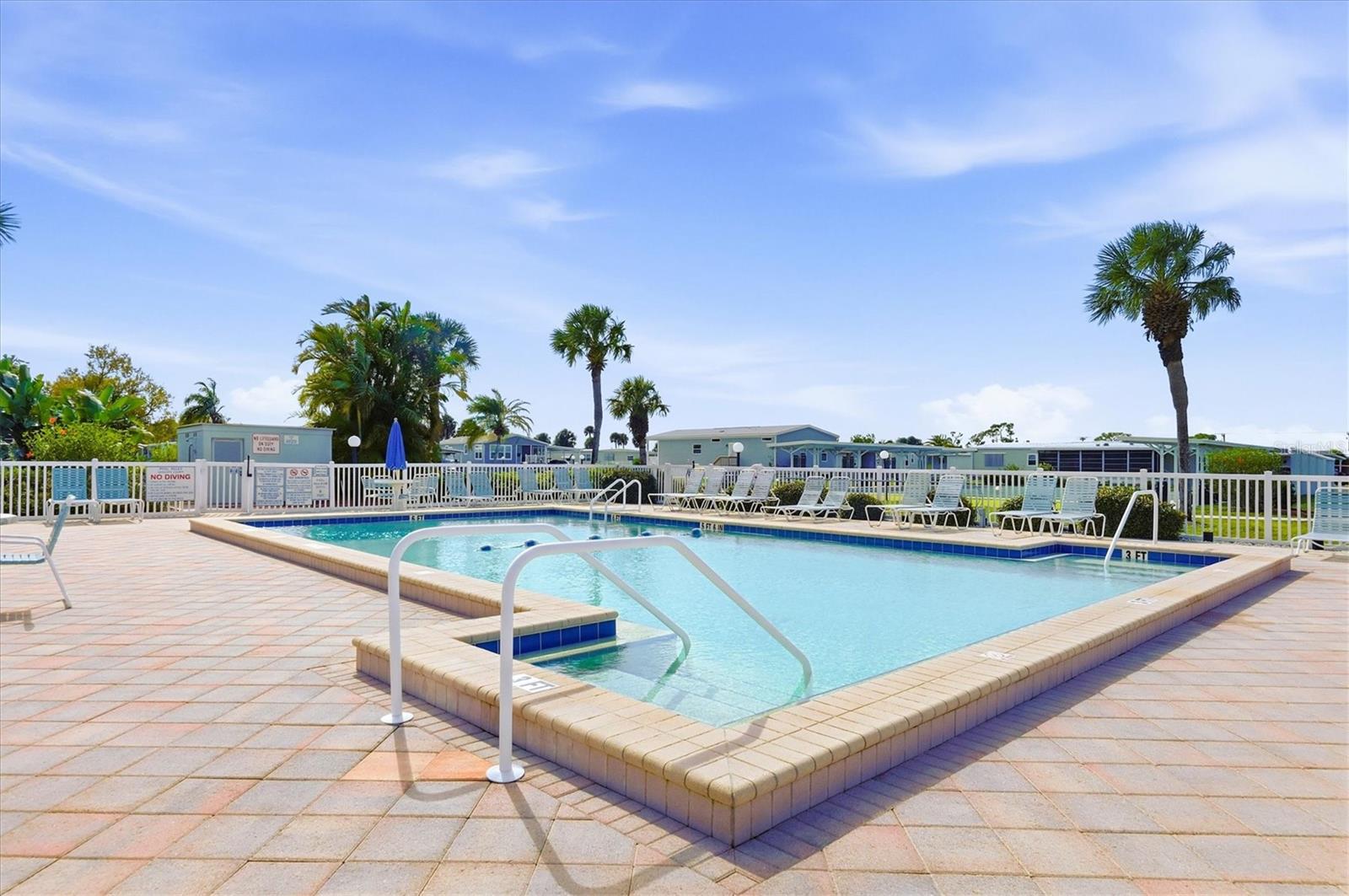 LA CASA MHP CO-OP - Residential