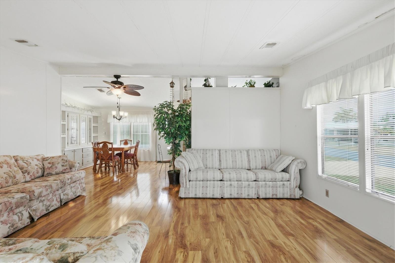 LA CASA MHP CO-OP - Residential