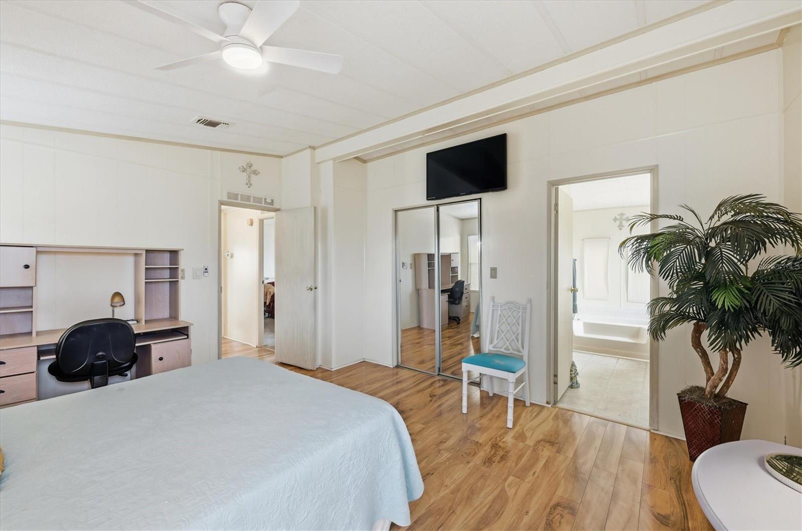 LA CASA MHP CO-OP - Residential