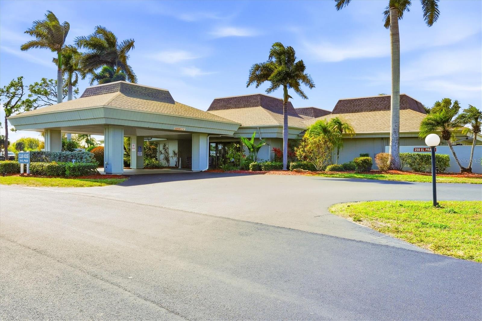 LA CASA MHP CO-OP - Residential