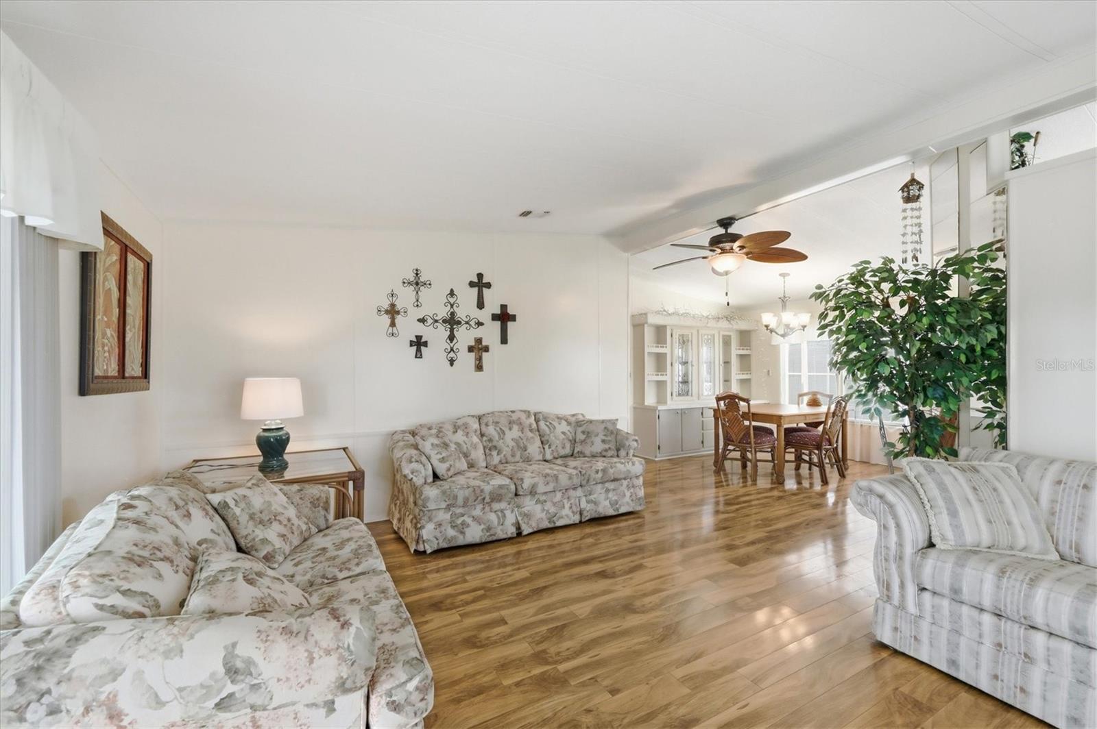 LA CASA MHP CO-OP - Residential