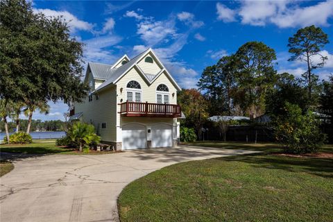 A home in HAWTHORNE