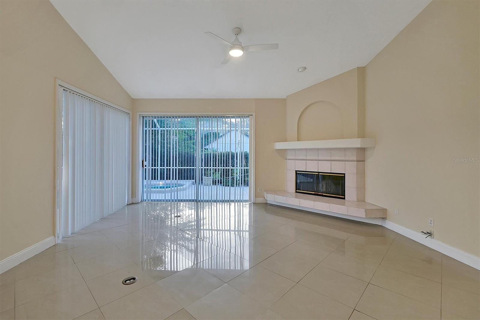 FAIRWAY COVE - Residential Lease