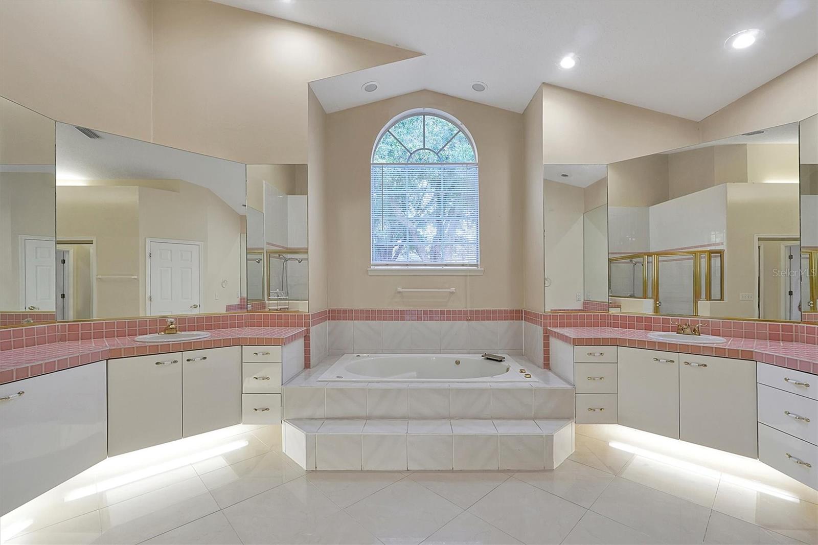 FAIRWAY COVE - Residential Lease