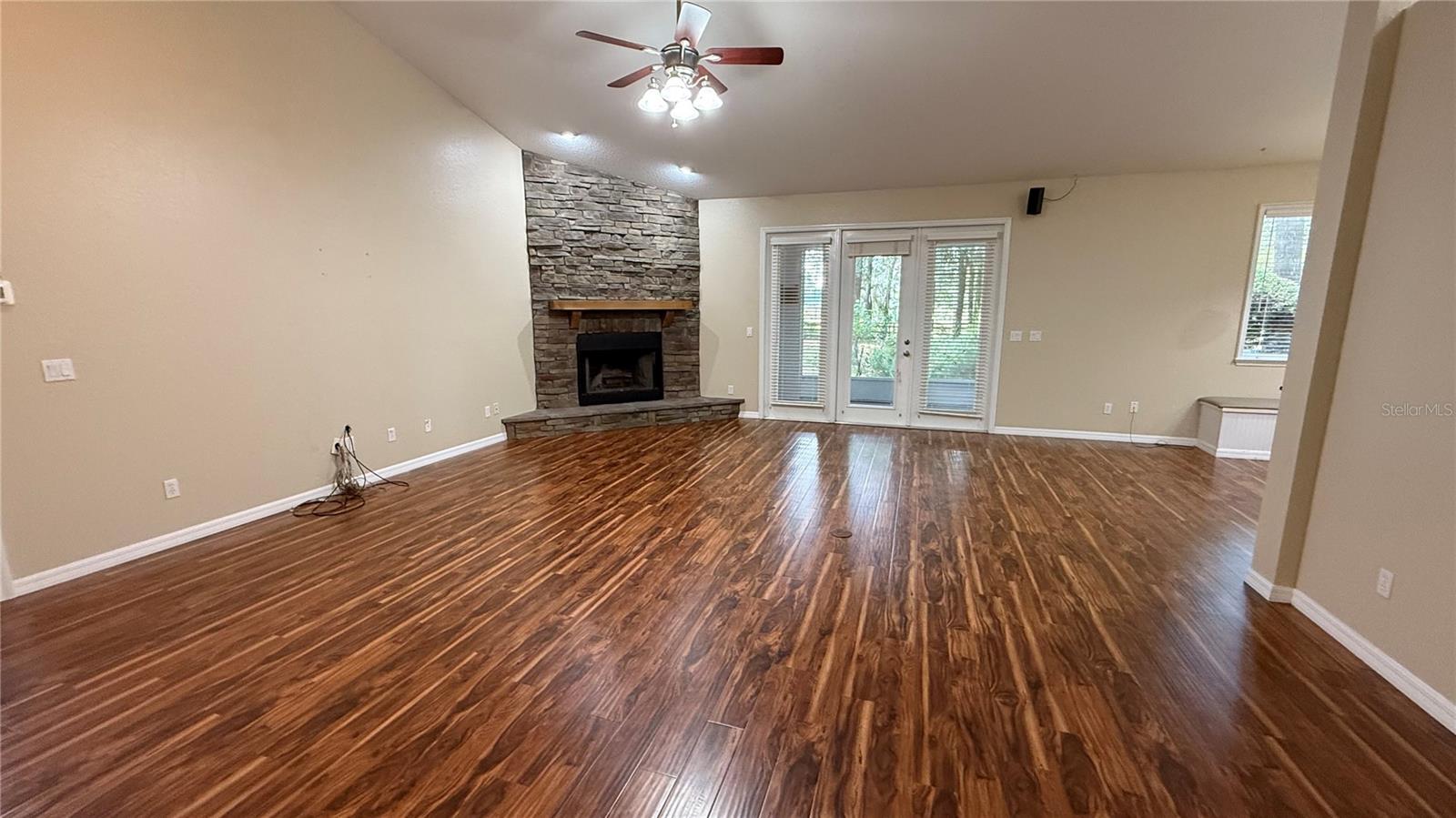 SUMMIT DOWNS - Residential