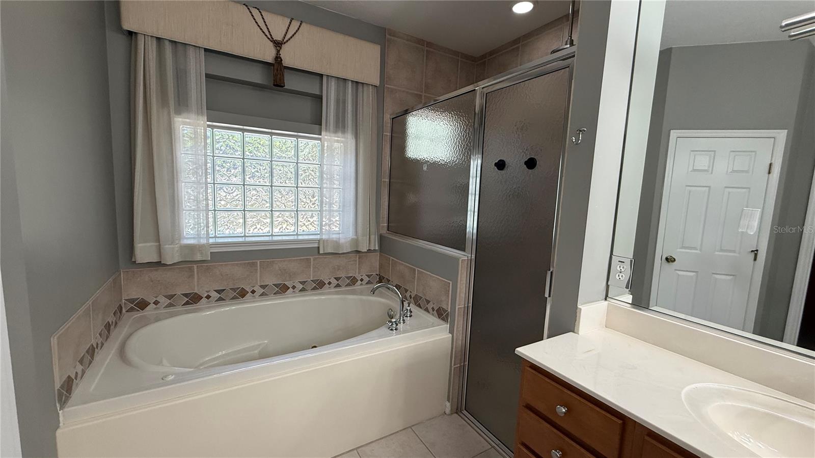 SUMMIT DOWNS - Residential