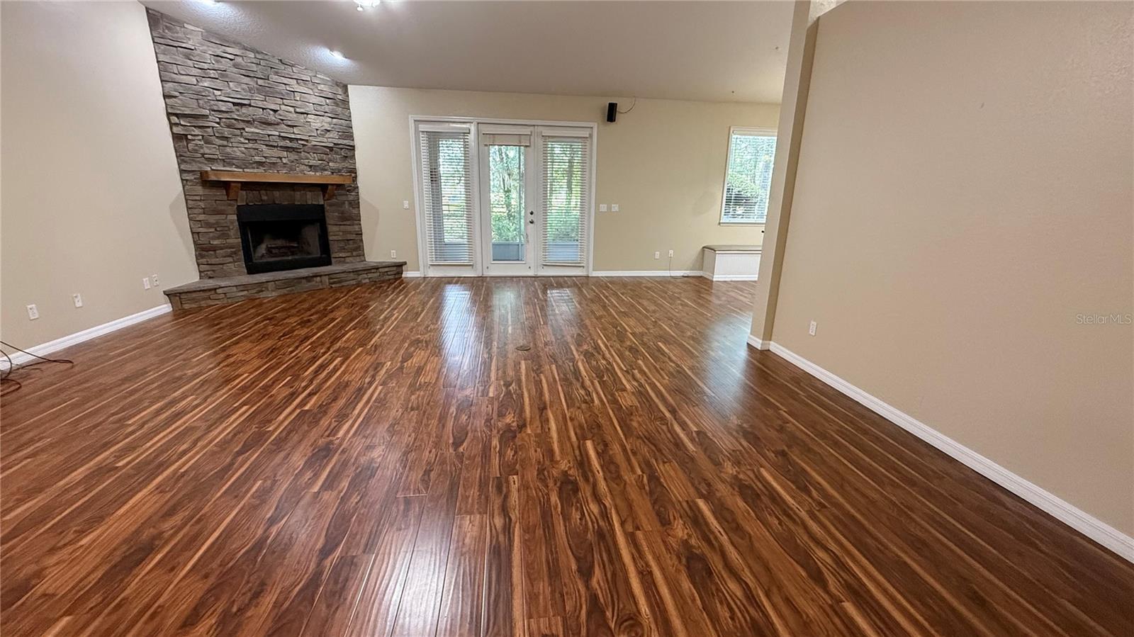 SUMMIT DOWNS - Residential