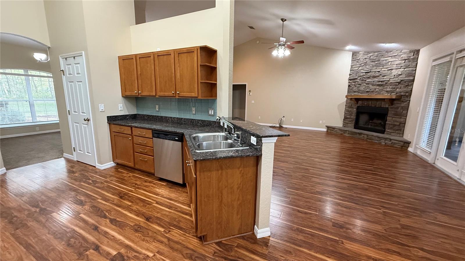 SUMMIT DOWNS - Residential