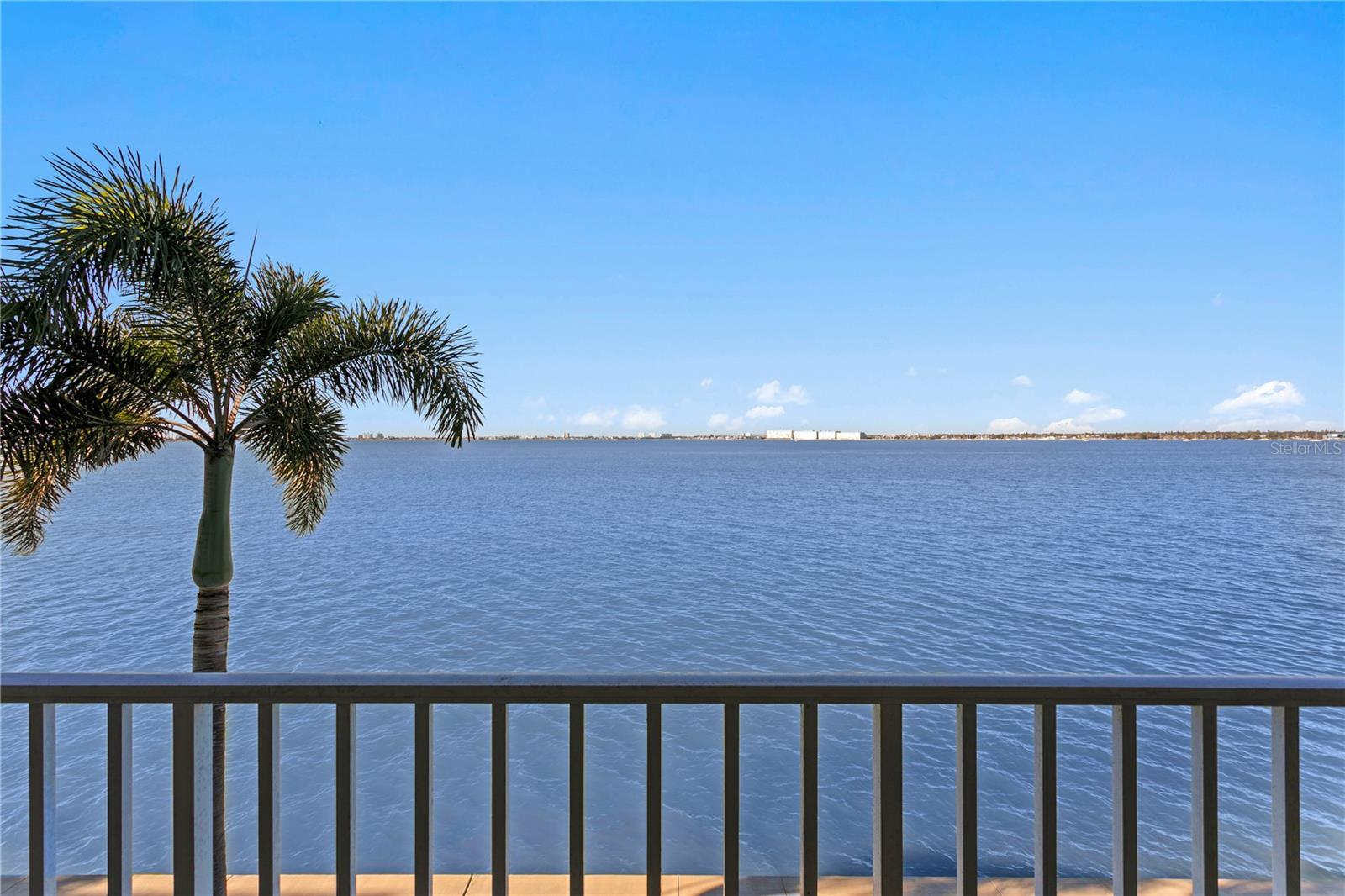 5279 ISLA KEY BOULEVARD S 211