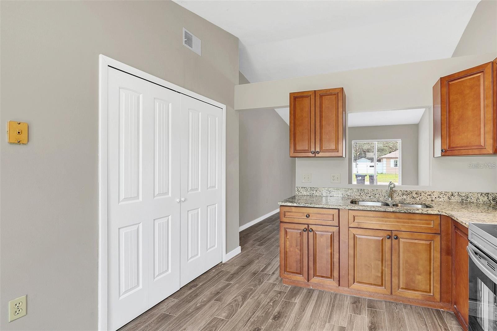 UNIVERSITY PLACE - Residential Lease