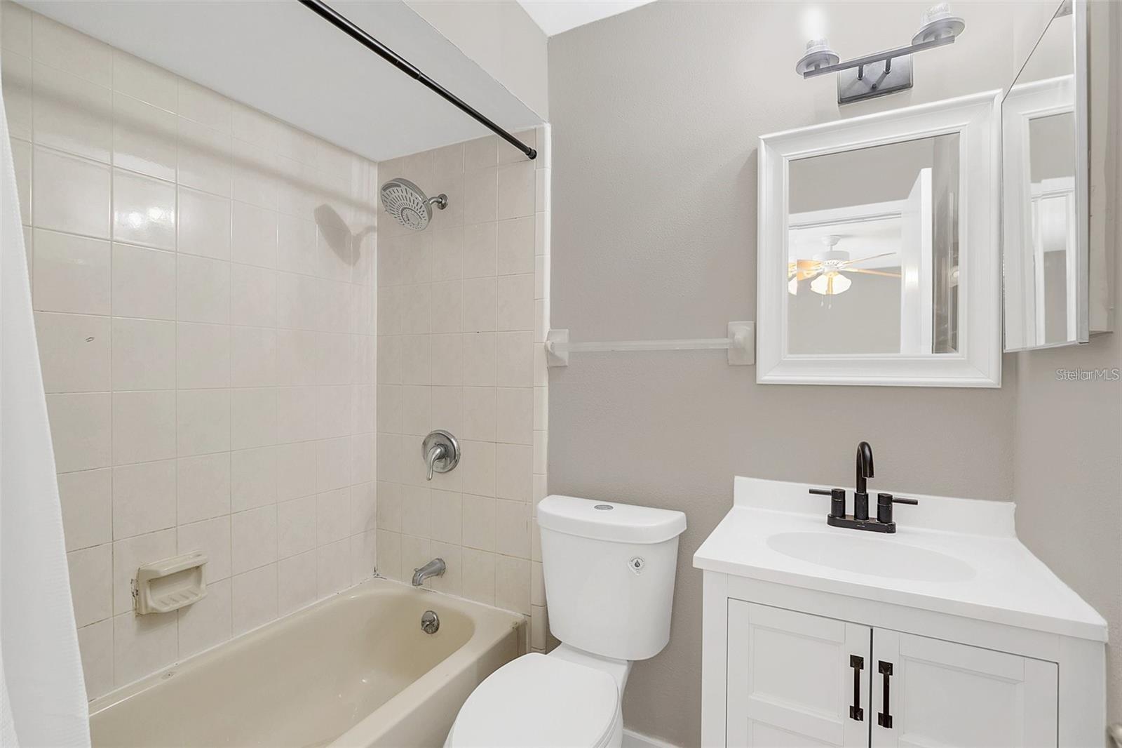 UNIVERSITY PLACE - Residential Lease