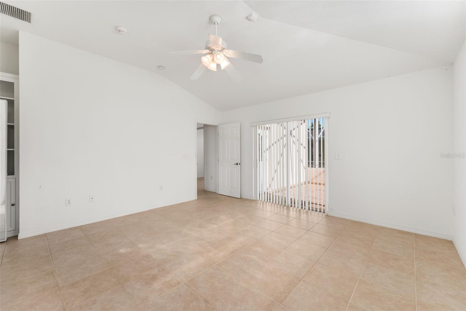 OAK RUN THE FOUNTAINS PHASE 1 - Residential