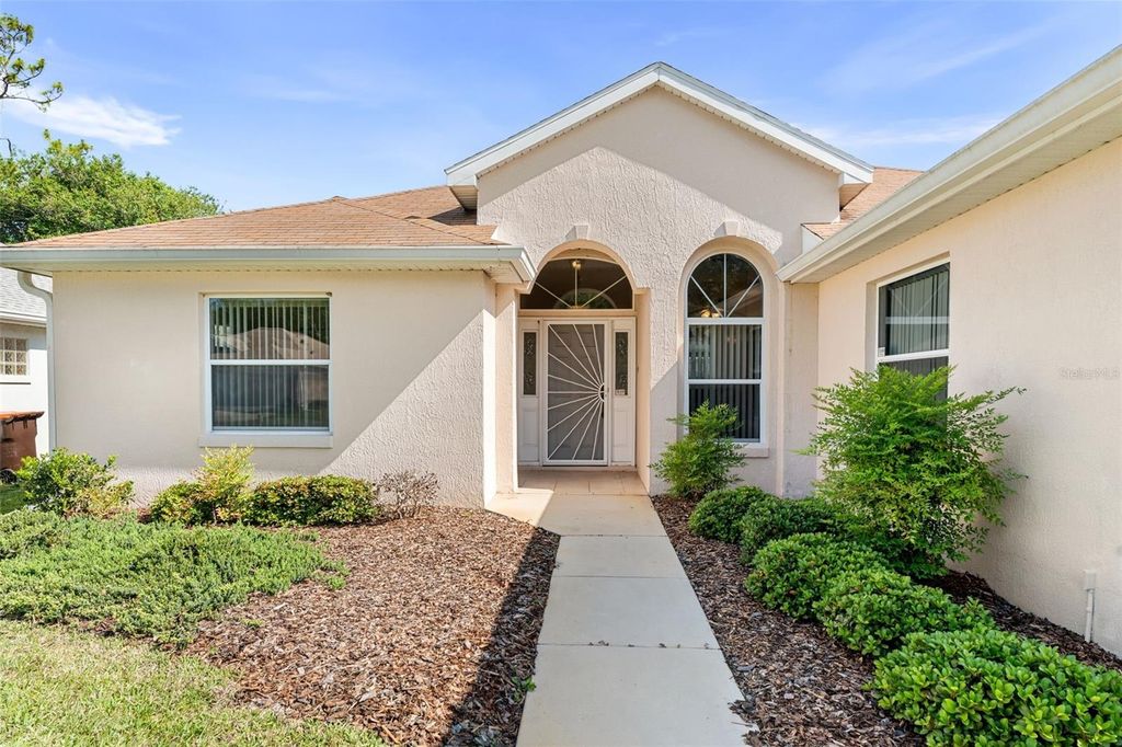 Photo of 11295 SW 73rd Circle, Ocala, FL 34476 (MLS # GC539547)