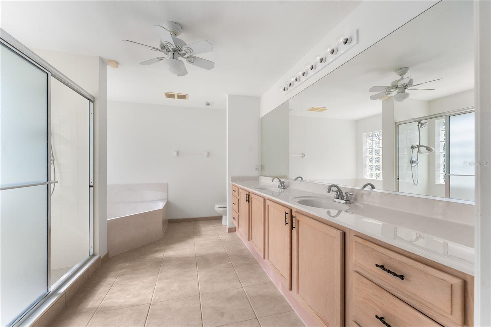 OAK RUN THE FOUNTAINS PHASE 1 - Residential