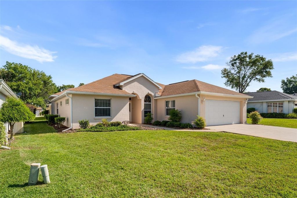 Photo of 11295 SW 73rd Circle, Ocala, FL 34476 (MLS # GC539547)